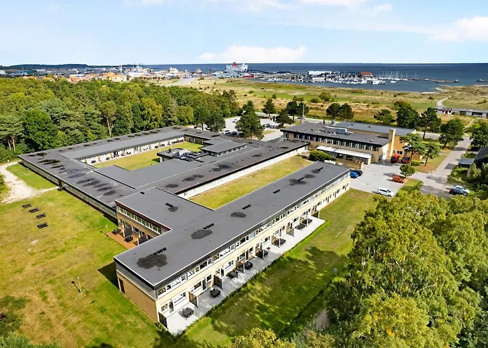 Hotel/ Marina